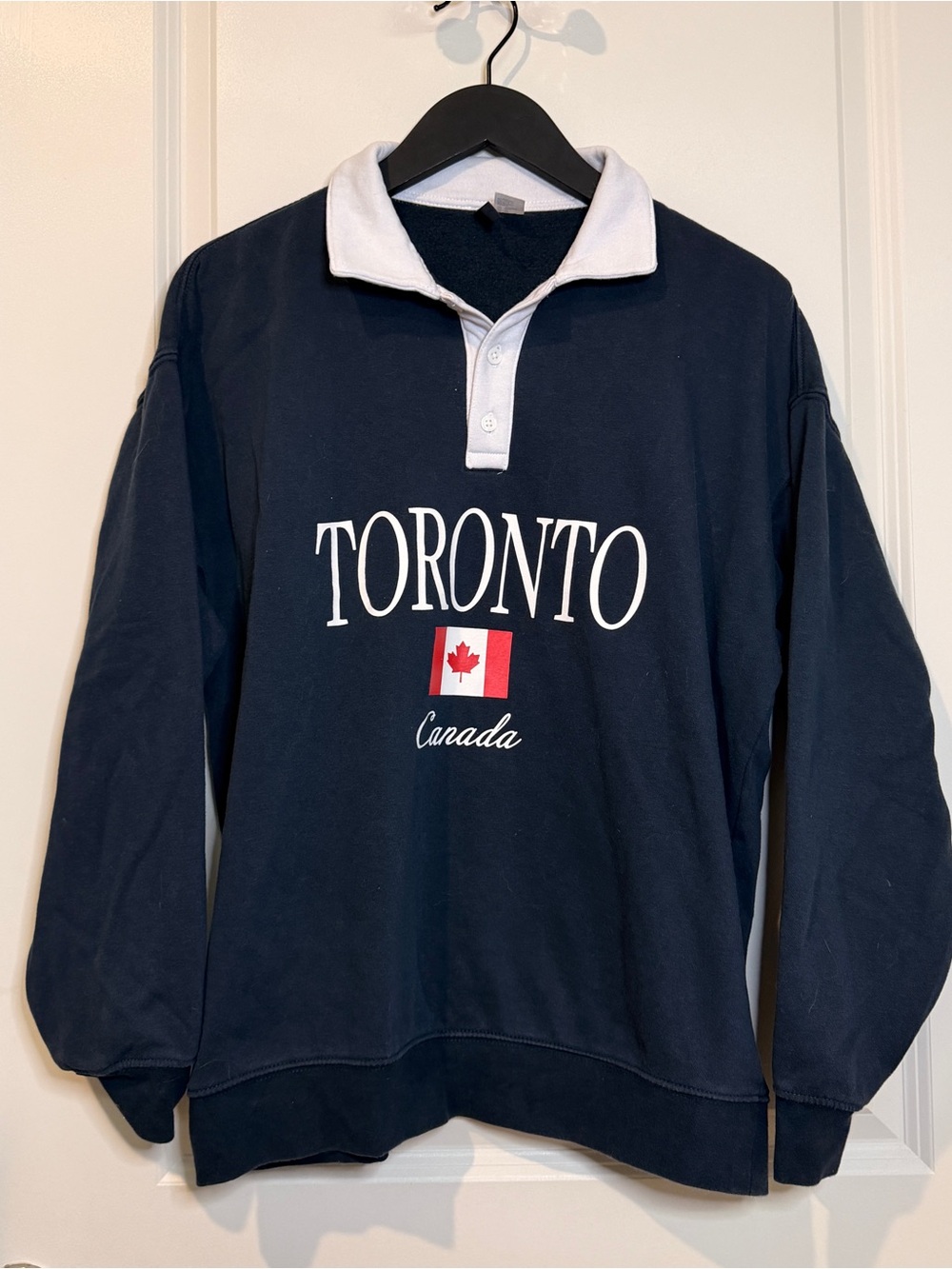 H&M Oversized Navy and White Collar Pullover